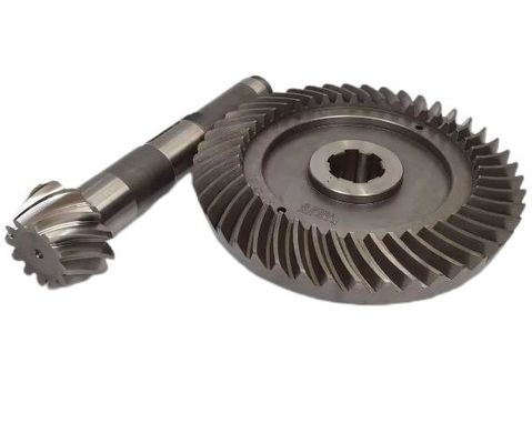 Kecil Spiral Sudut Bevel Gear CNC Machining Transmisi Roda Hypoid Pinion