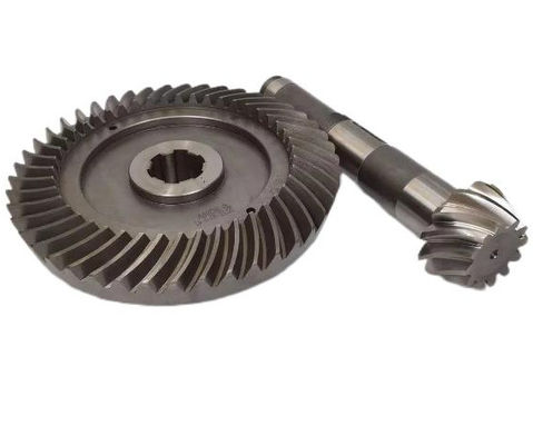 Kecil Spiral Sudut Bevel Gear CNC Machining Transmisi Roda Hypoid Pinion